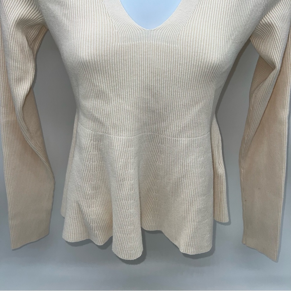 Club Monaco Cream Ribbed V-Neck Blouse - Picture 3 of 10